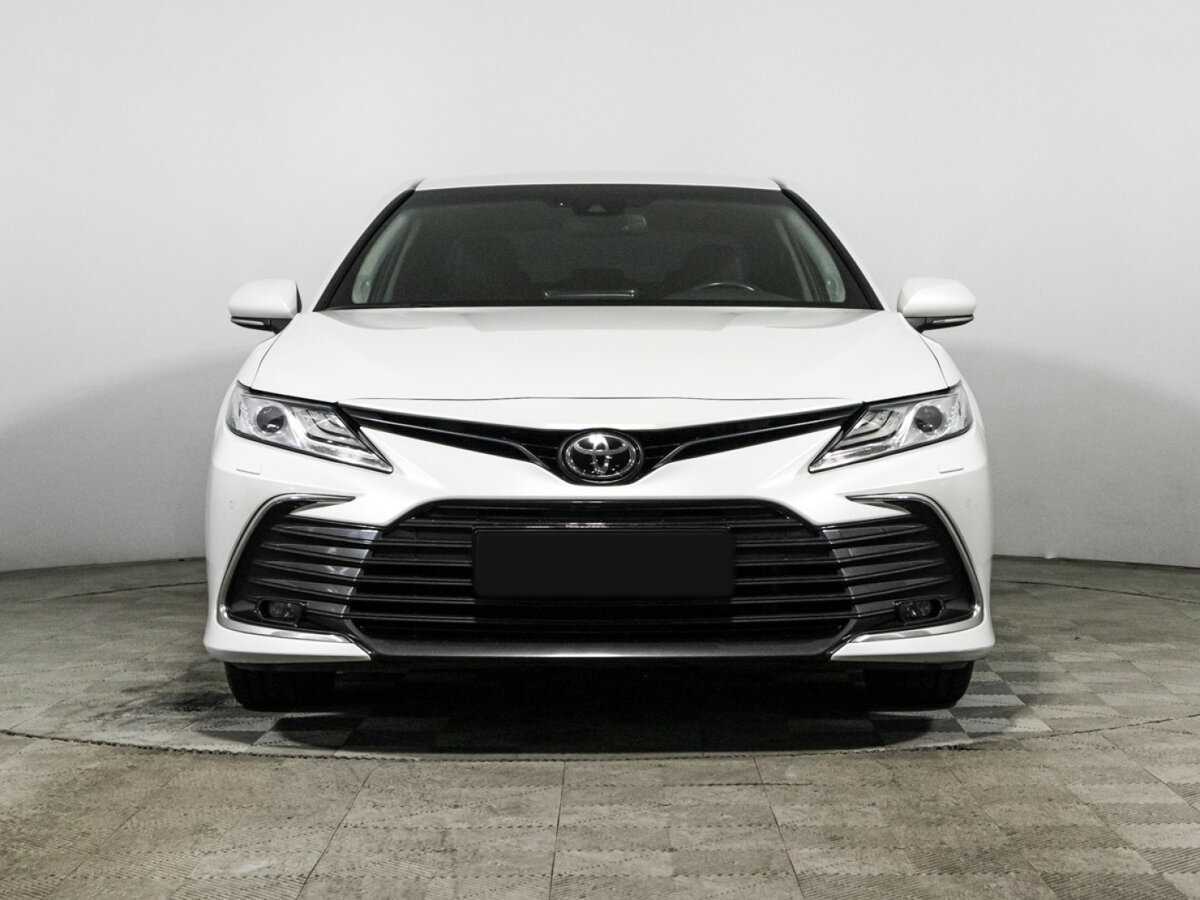 Toyota Camry с пробегом — 2021 год. Фото: #1