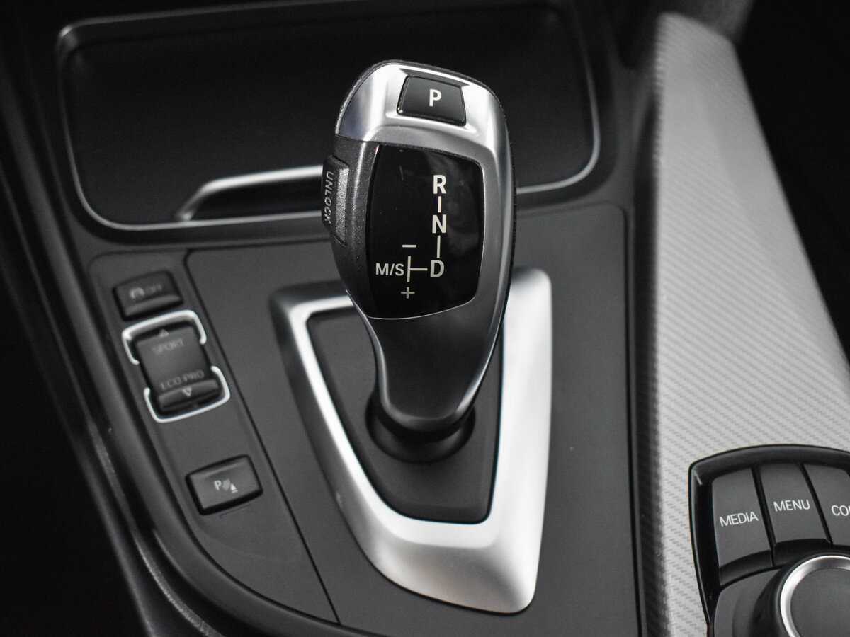 BMW 3 серии с пробегом — 2017 год. Фото: #9