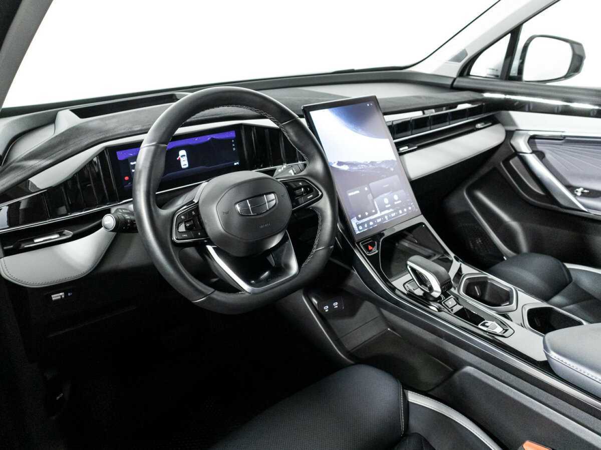 Geely Atlas с пробегом — 2023 год. Фото: #10