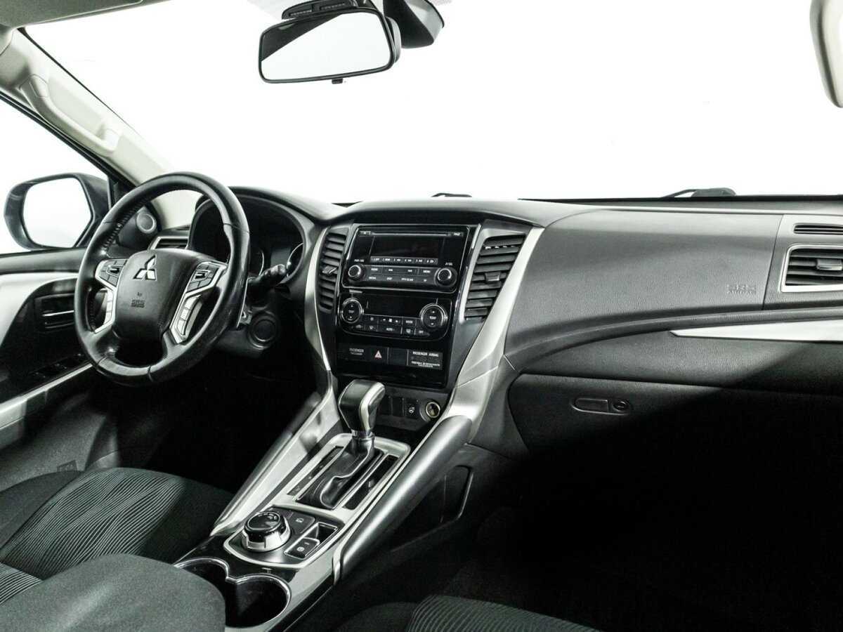 Mitsubishi Pajero Sport с пробегом — 2018 год. Фото: #8