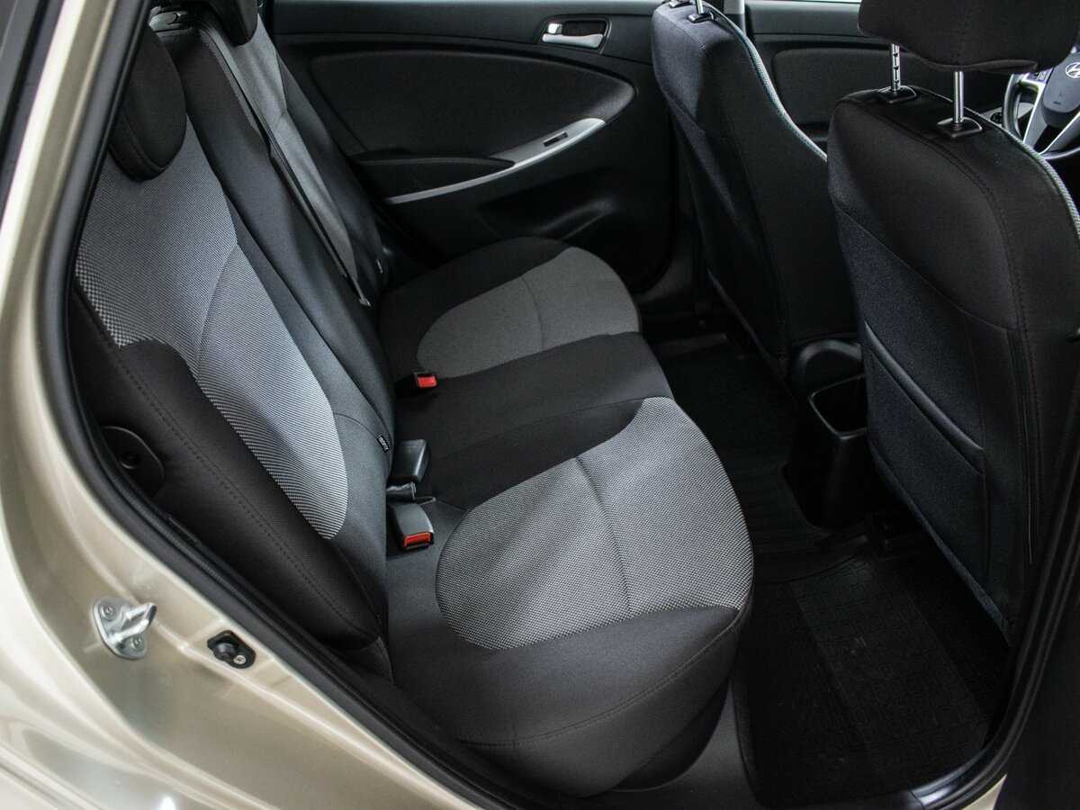 Hyundai Solaris с пробегом — 2013 год. Фото: #7