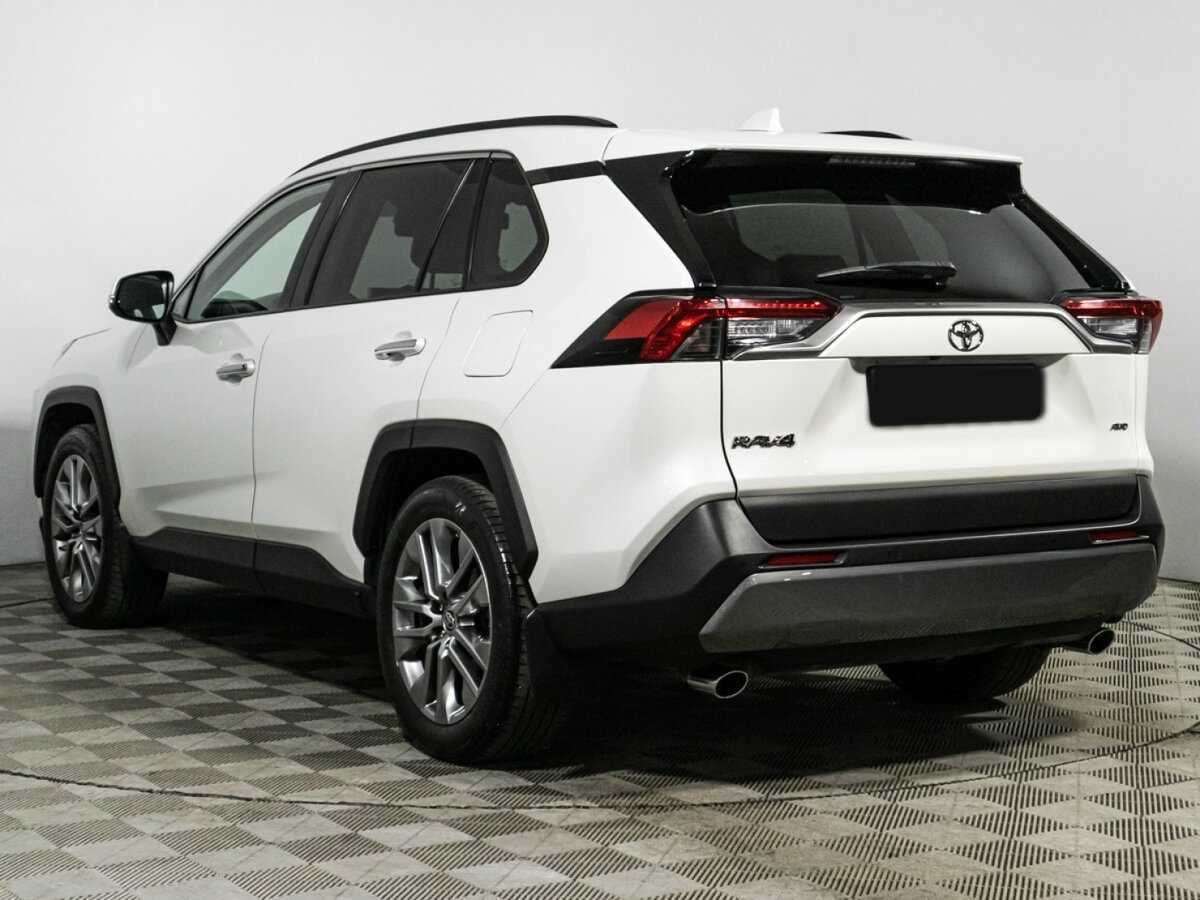 Toyota RAV4 с пробегом — 2021 год. Фото: #6