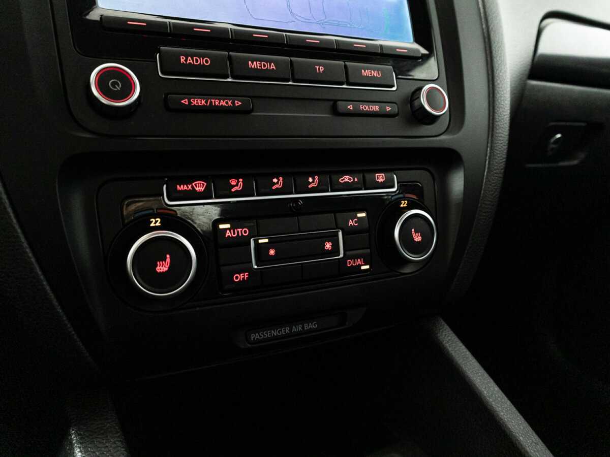 Volkswagen Jetta с пробегом — 2012 год. Фото: #15