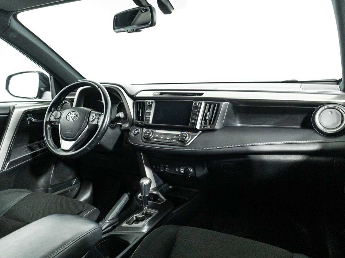 Toyota RAV4 с пробегом — 2019 год. Фото: #8