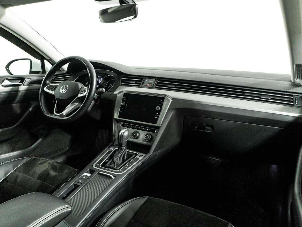 Volkswagen Passat с пробегом — 2021 год. Фото: #8