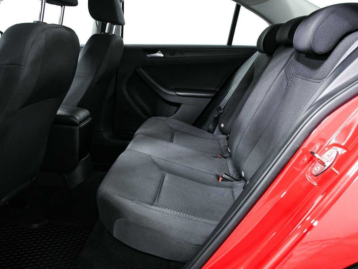 Volkswagen Jetta с пробегом — 2014 год. Фото: #11