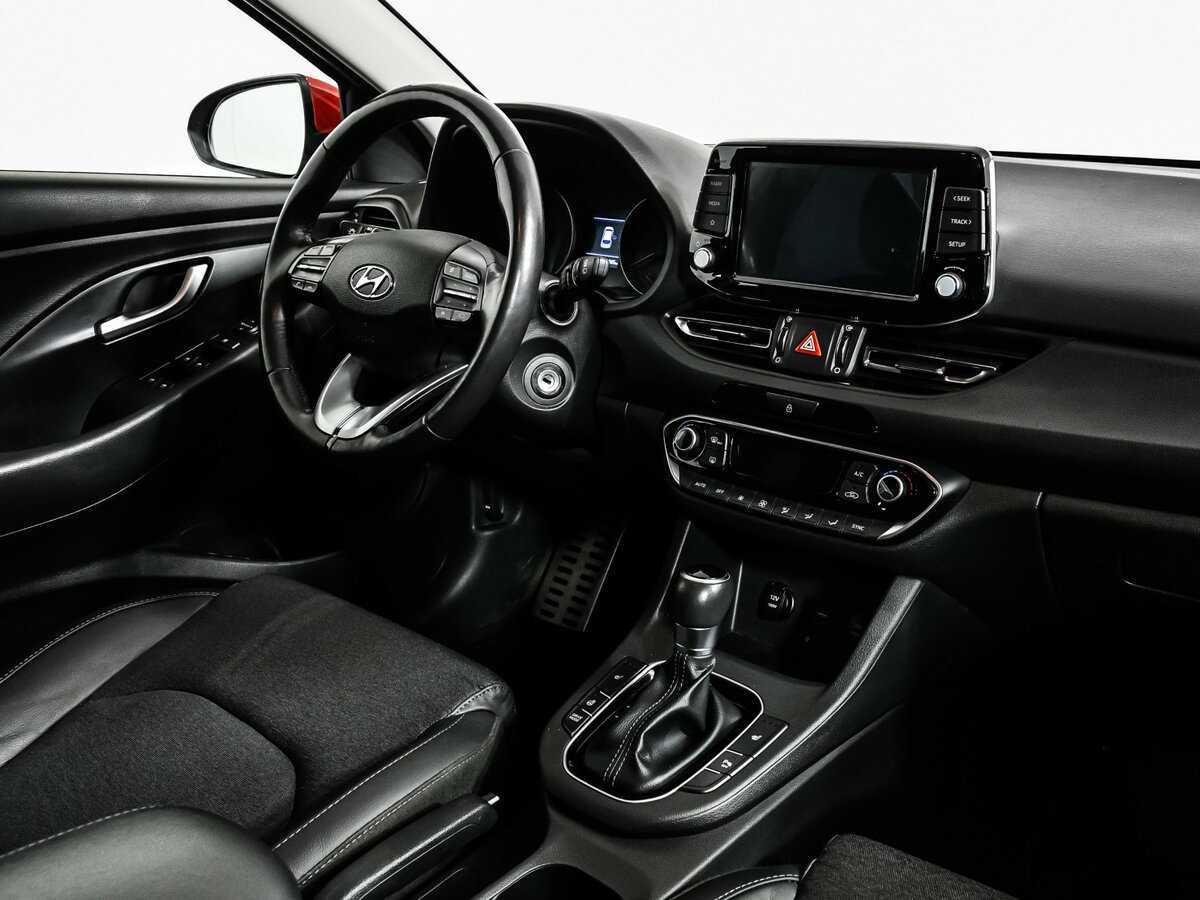 Hyundai i30 с пробегом — 2022 год. Фото: #8