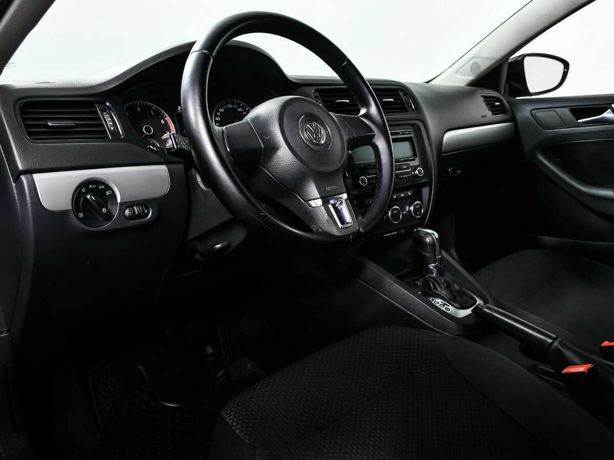 Volkswagen Jetta с пробегом — 2013 год. Фото: #11