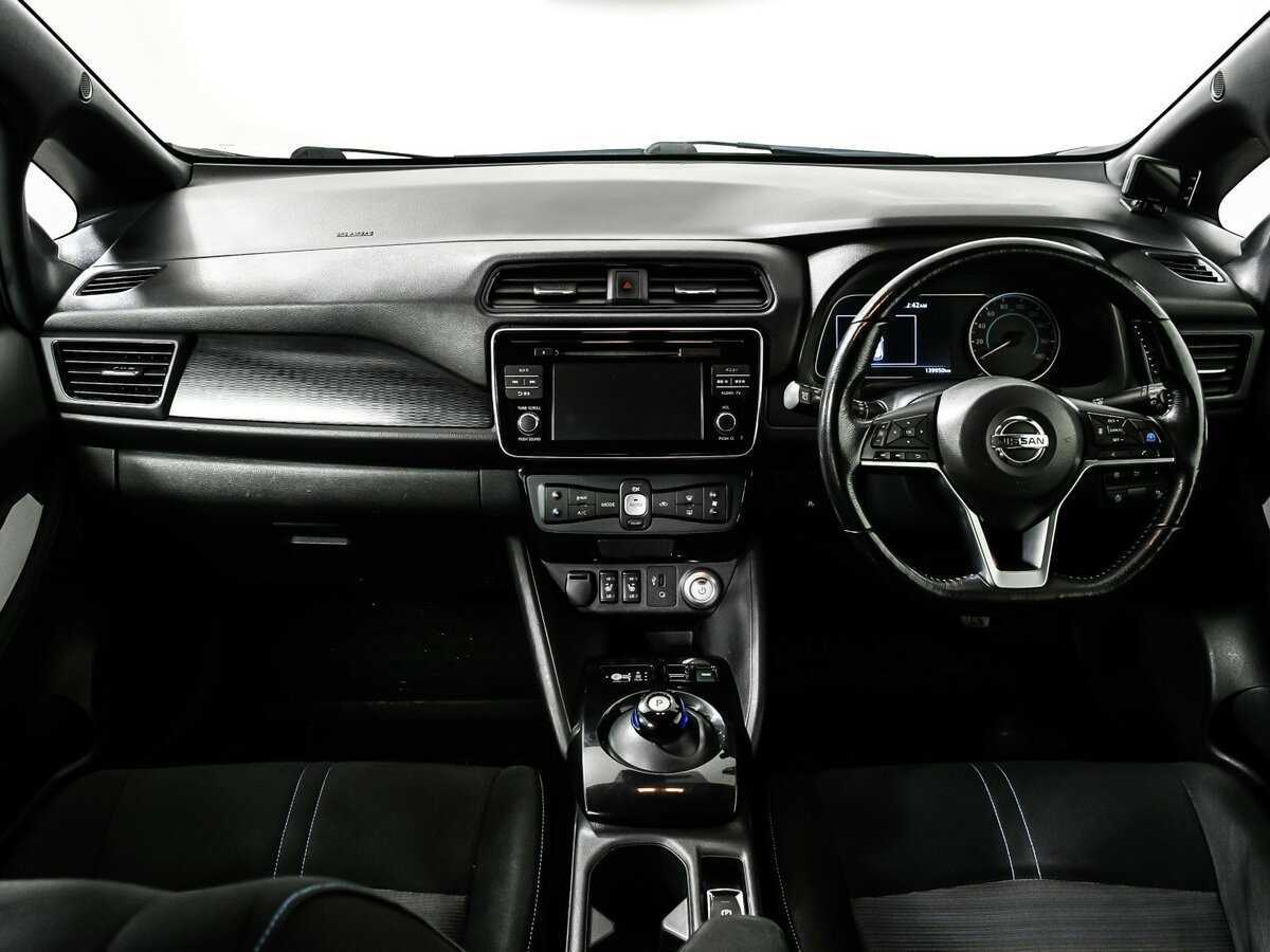 Nissan Leaf с пробегом — 2017 год. Фото: #9