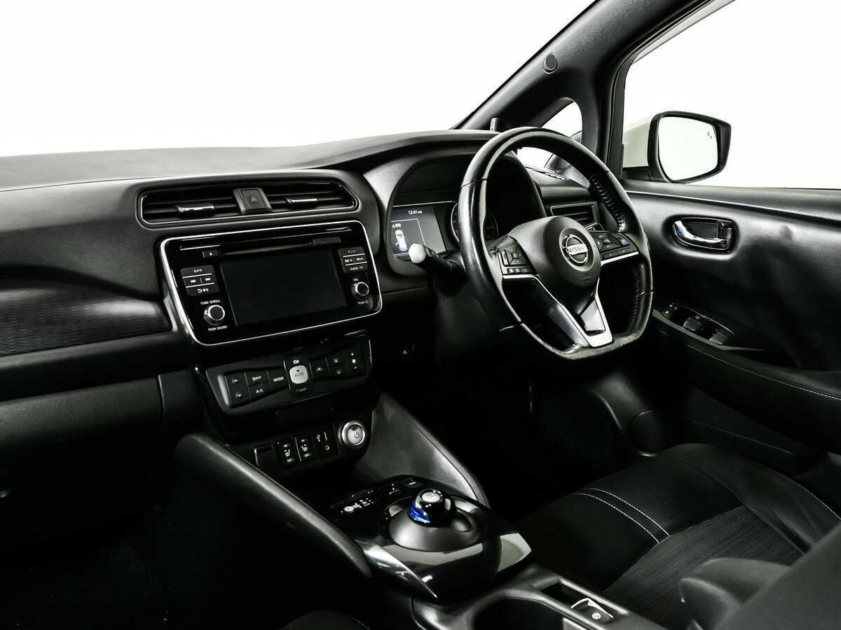 Nissan Leaf с пробегом — 2017 год. Фото: #10