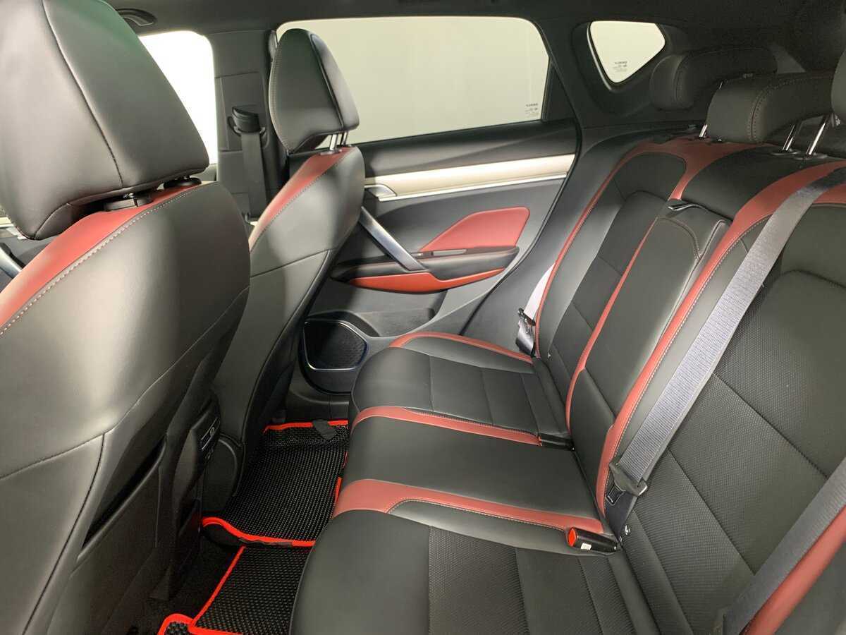 Geely Coolray с пробегом — 2023 год. Фото: #18