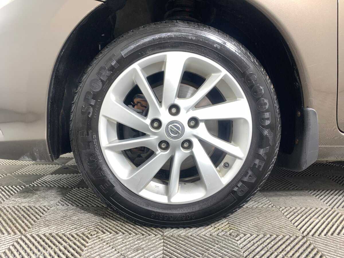 Nissan Tiida с пробегом — 2015 год. Фото: #8