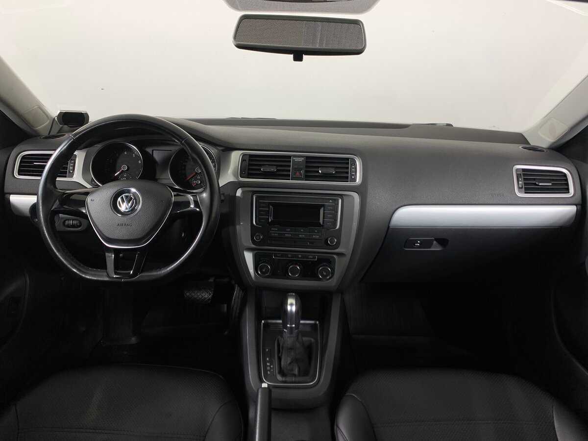 Volkswagen Jetta с пробегом — 2017 год. Фото: #11