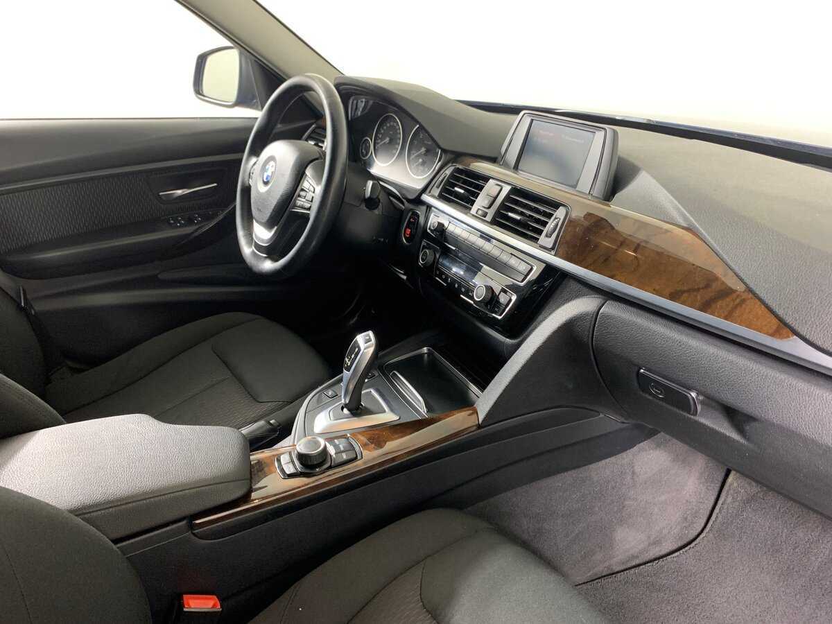 BMW 3 серии с пробегом — 2017 год. Фото: #10