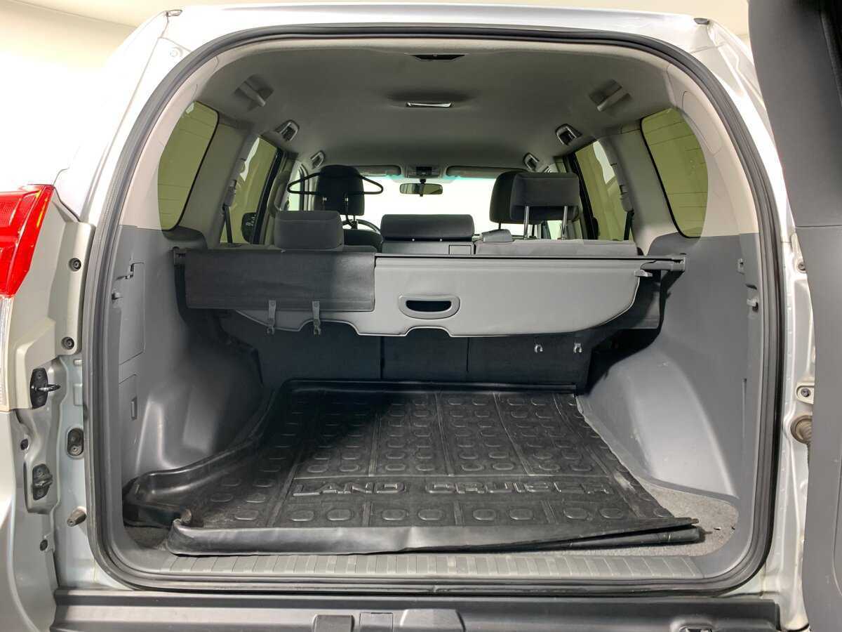 Toyota Land Cruiser Prado с пробегом — 2012 год. Фото: #16