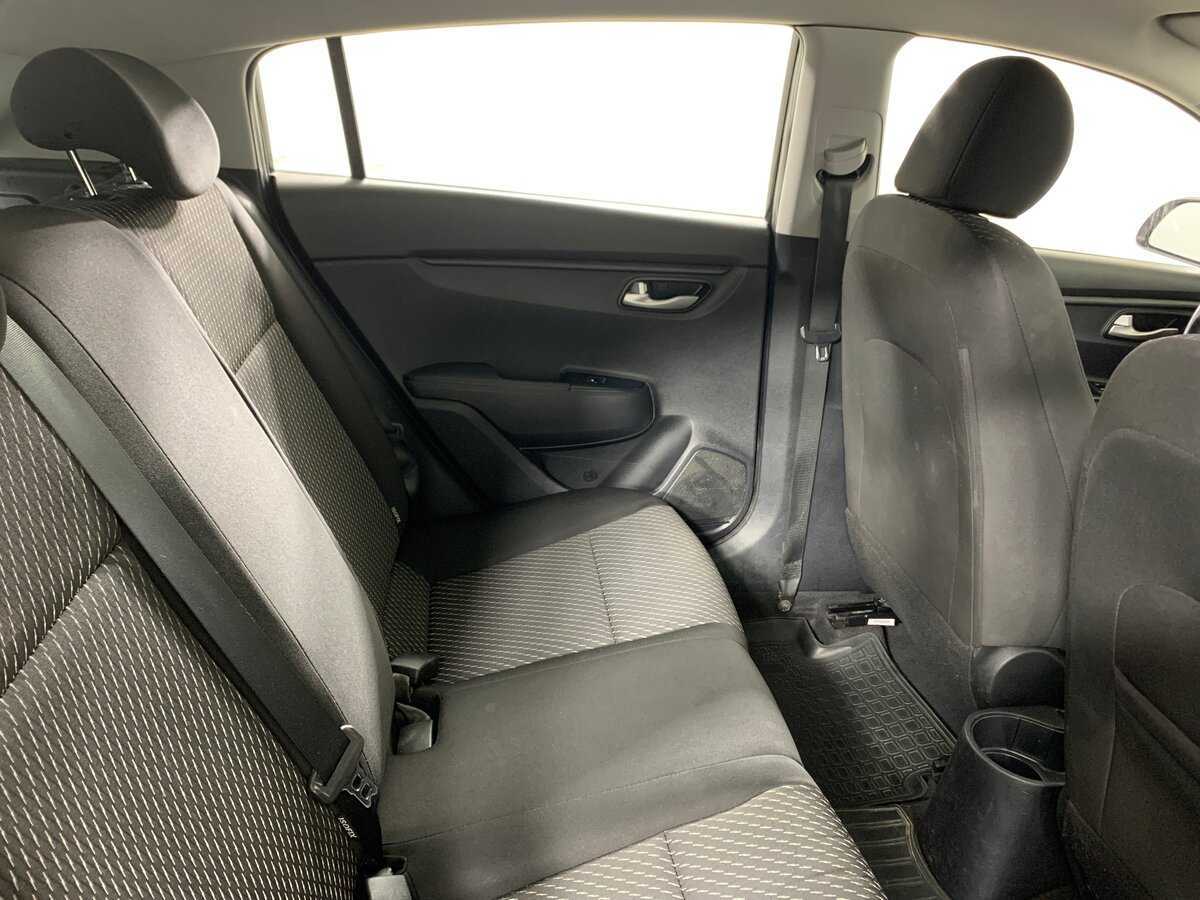 Kia Rio с пробегом — 2018 год. Фото: #17