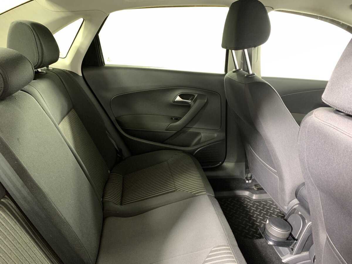 Volkswagen Polo с пробегом — 2013 год. Фото: #16