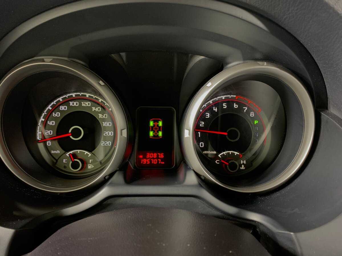 Mitsubishi Pajero с пробегом — 2015 год. Фото: #14