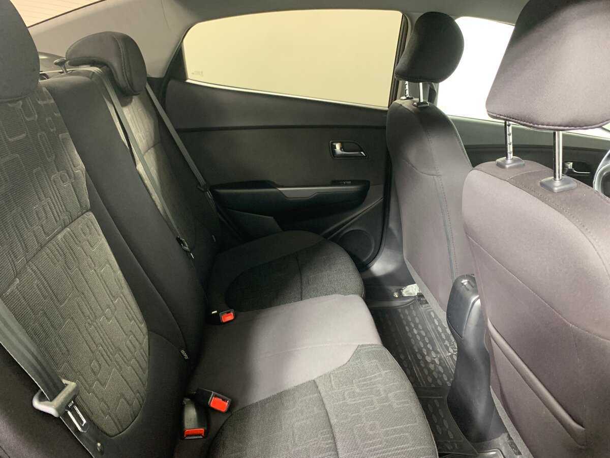 Kia Rio с пробегом — 2016 год. Фото: #14