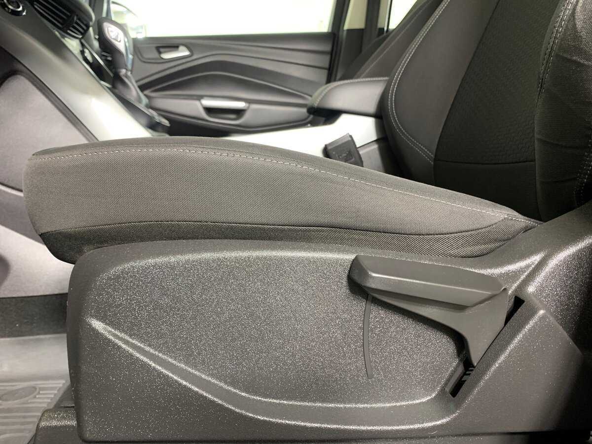 Ford Kuga с пробегом — 2019 год. Фото: #16