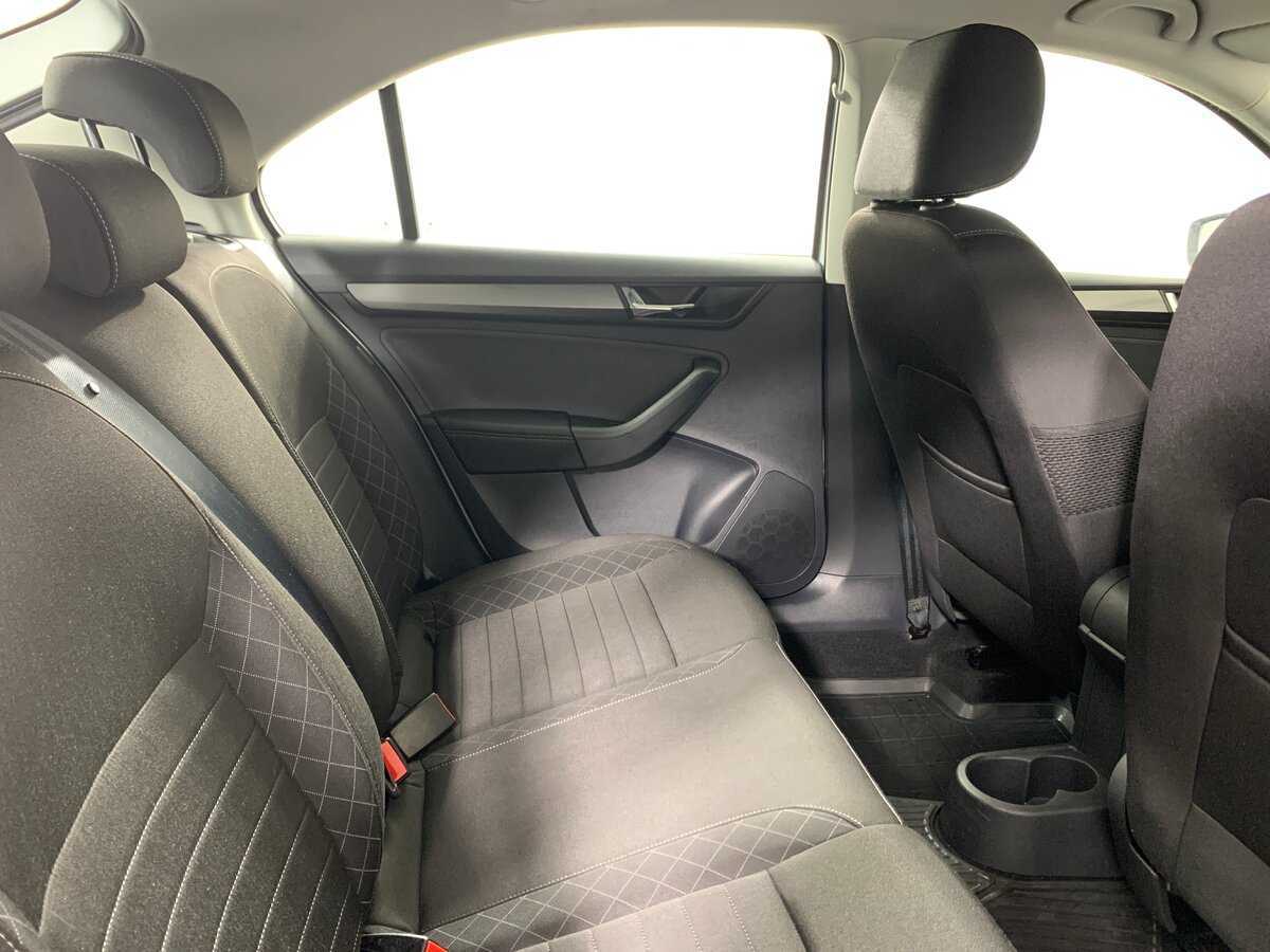 Skoda Rapid с пробегом — 2018 год. Фото: #17