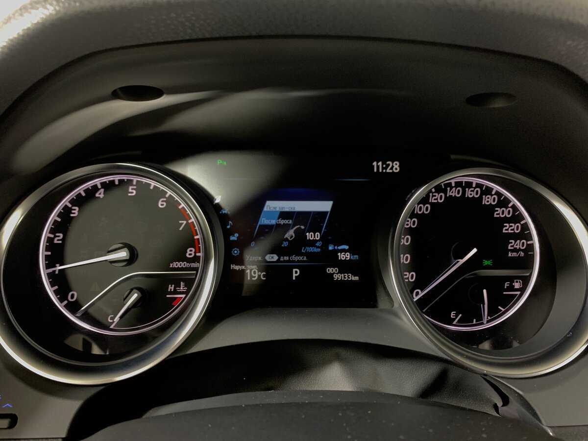 Toyota Camry с пробегом — 2020 год. Фото: #14