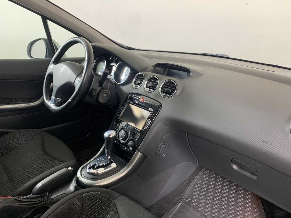 Peugeot 308 с пробегом — 2012 год. Фото: #13