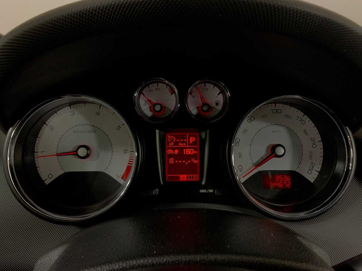 Peugeot 308 с пробегом — 2012 год. Фото: #14