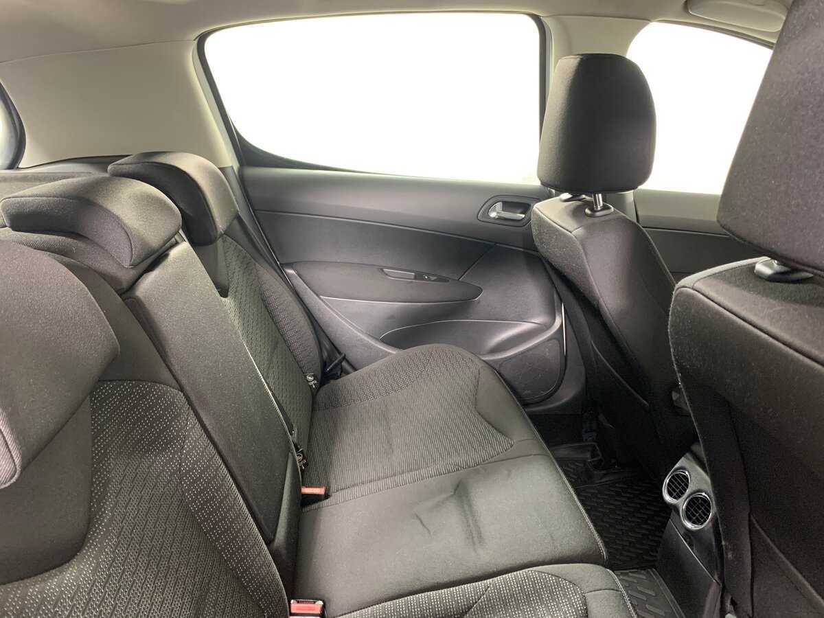 Peugeot 308 с пробегом — 2012 год. Фото: #17