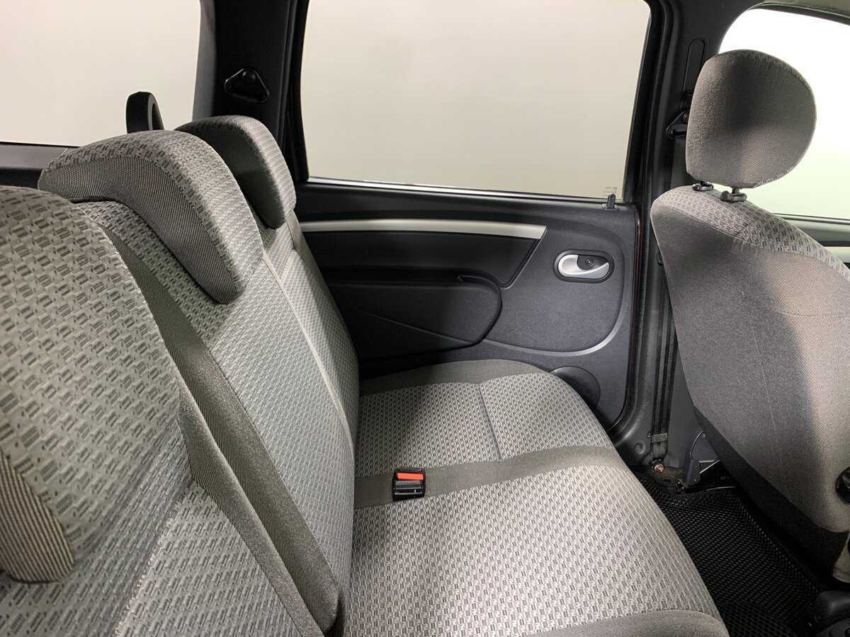 Lada (ВАЗ) Largus с пробегом — 2015 год. Фото: #17