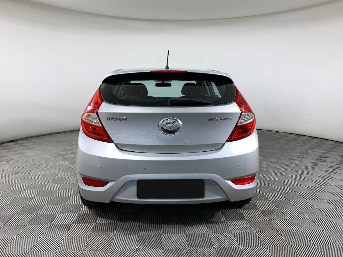 Hyundai Solaris с пробегом — 2012 год. Фото: #5