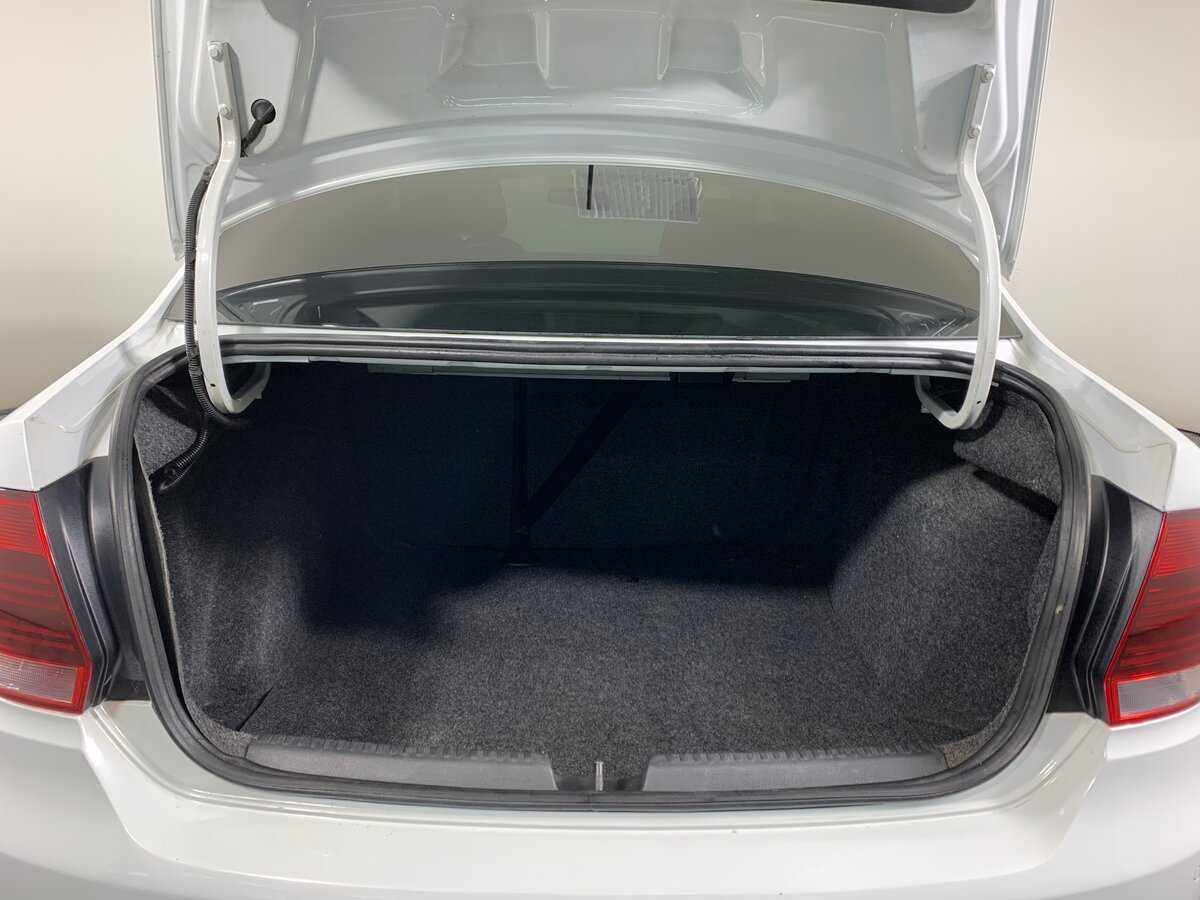 Volkswagen Polo с пробегом — 2018 год. Фото: #19