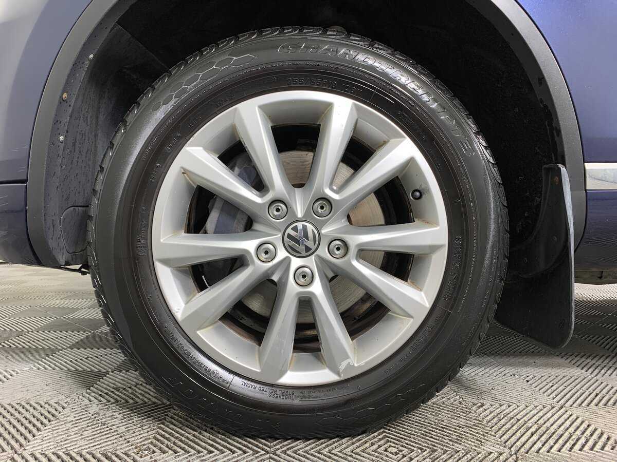 Volkswagen Touareg с пробегом — 2013 год. Фото: #8