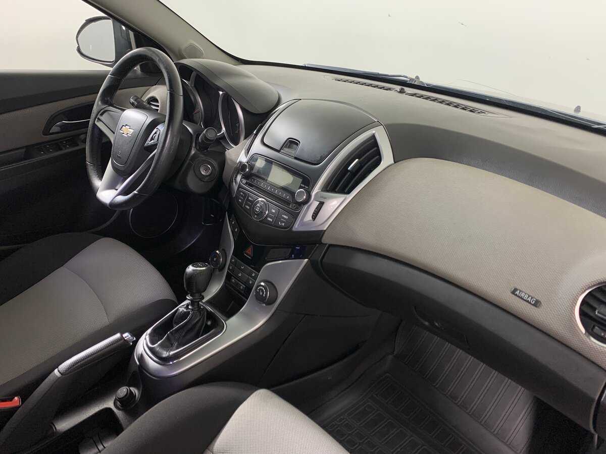 Chevrolet Cruze с пробегом — 2013 год. Фото: #11