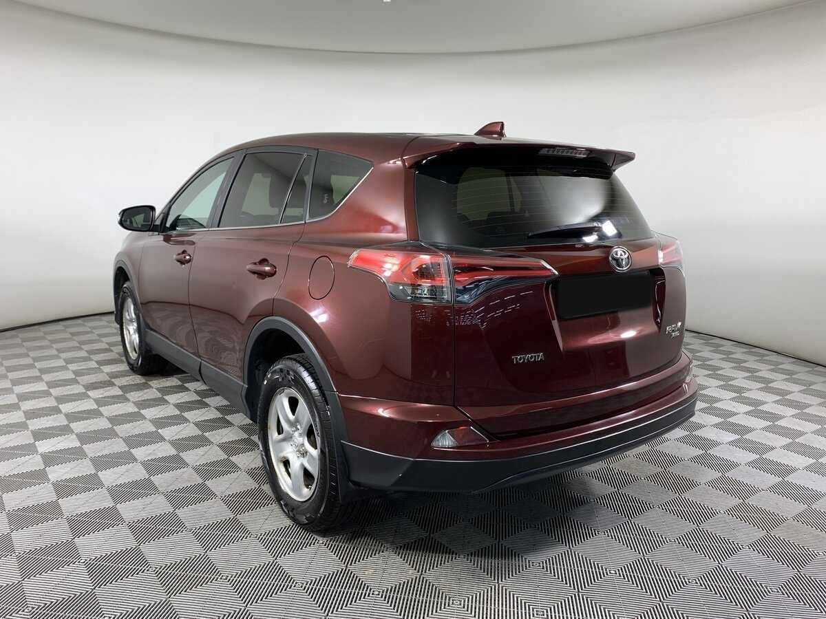 Toyota RAV4 с пробегом — 2018 год. Фото: #6