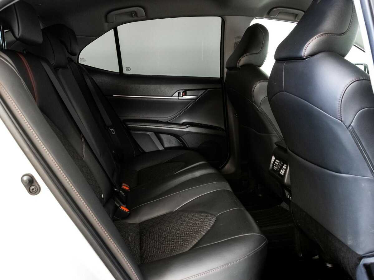 Toyota Camry с пробегом — 2020 год. Фото: #12