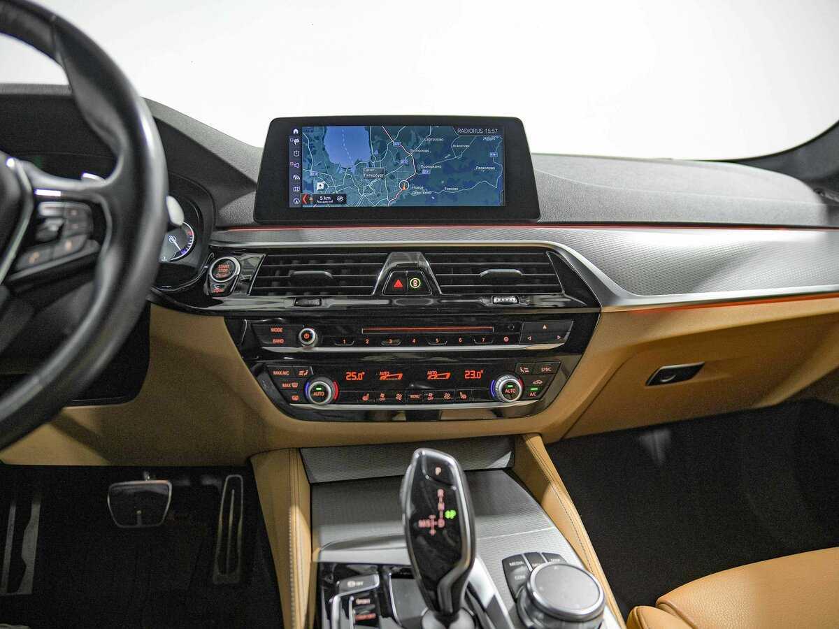 BMW 5 серии с пробегом — 2017 год. Фото: #8