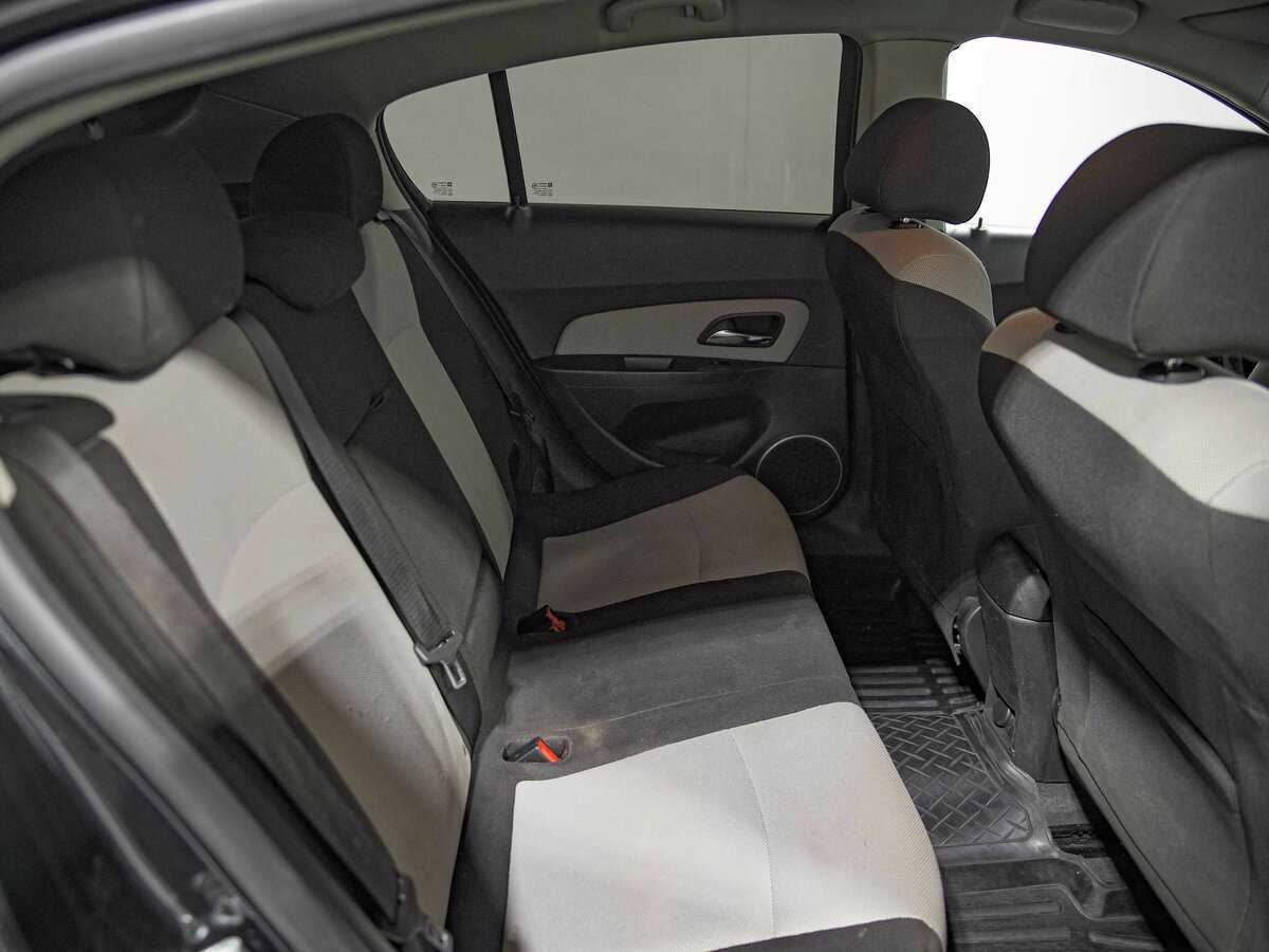 Chevrolet Cruze с пробегом — 2013 год. Фото: #11