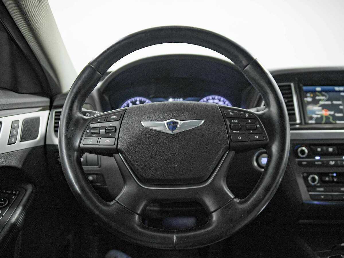 Hyundai Genesis с пробегом — 2014 год. Фото: #9