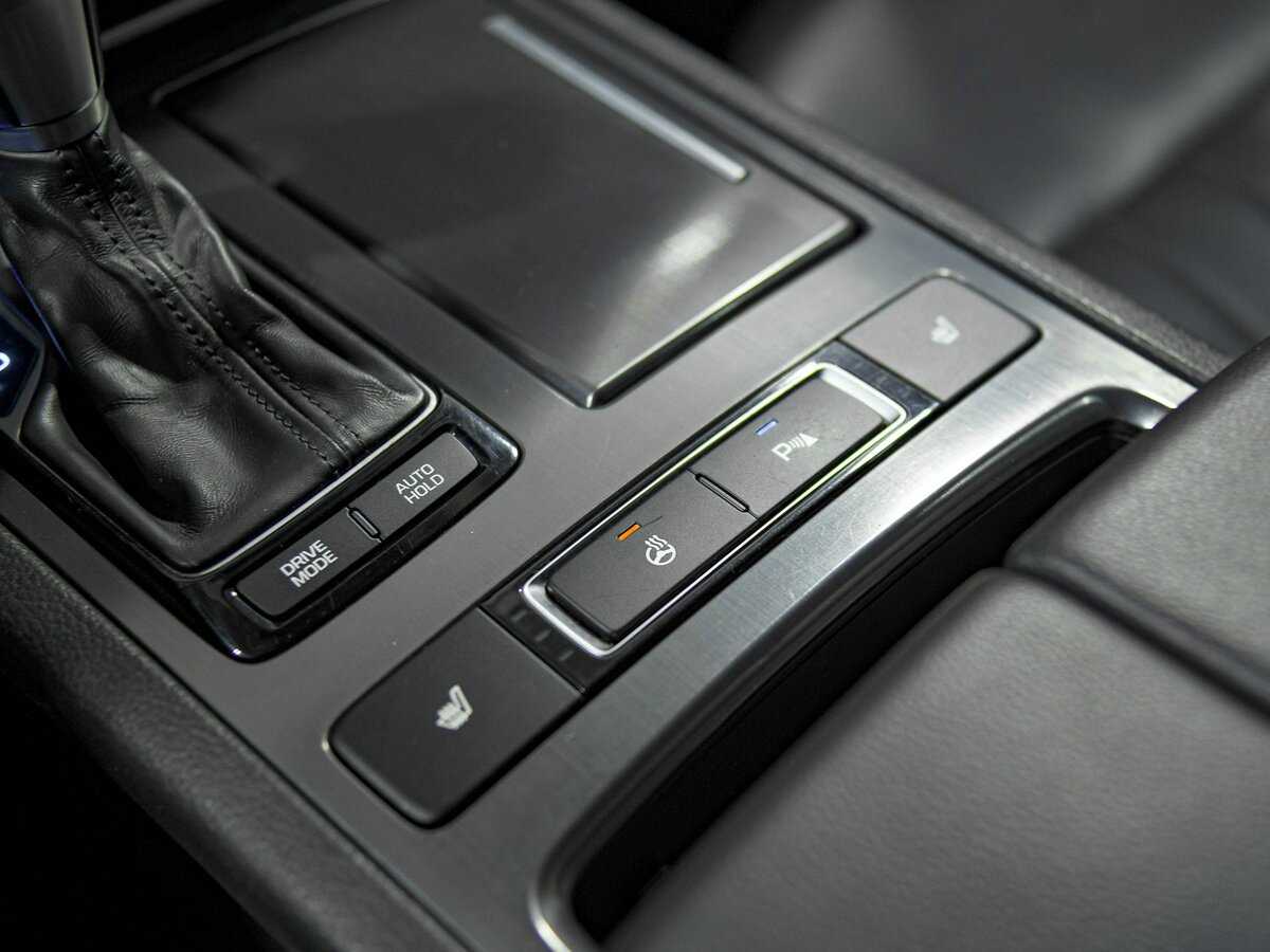 Hyundai Genesis с пробегом — 2014 год. Фото: #15