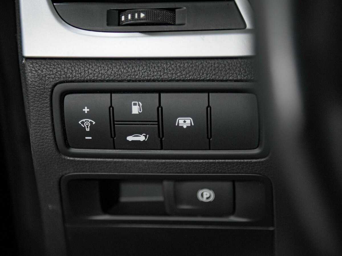 Hyundai Genesis с пробегом — 2014 год. Фото: #17