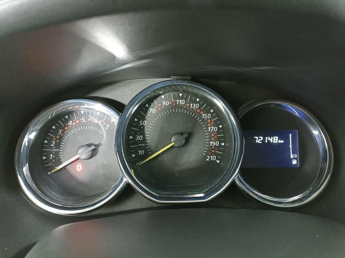 Renault Sandero с пробегом — 2019 год. Фото: #12