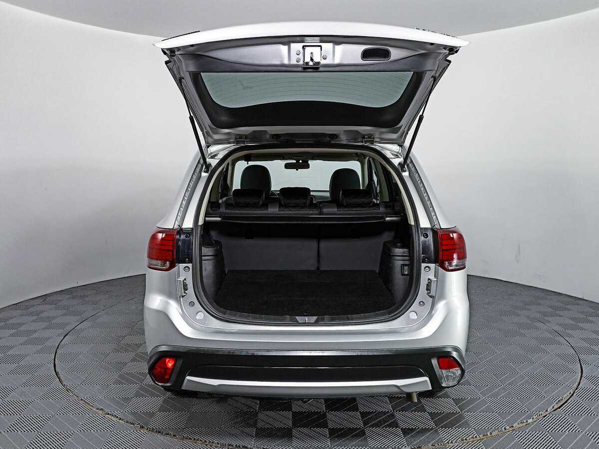 Mitsubishi Outlander с пробегом — 2018 год. Фото: #9