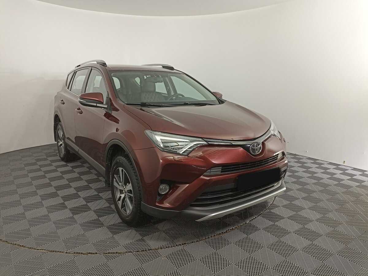 Toyota RAV4 с пробегом — 2018 год. Фото: #2