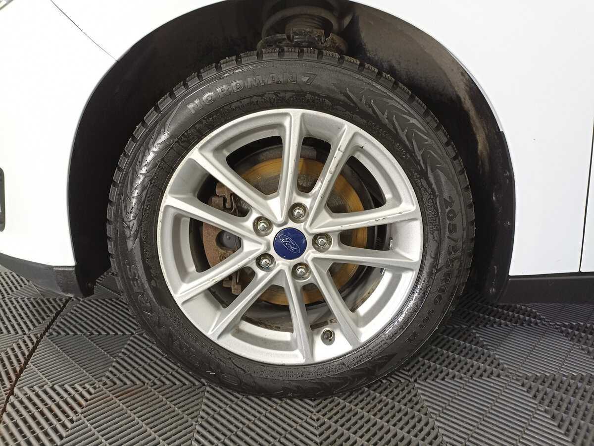 Ford Focus с пробегом — 2015 год. Фото: #17