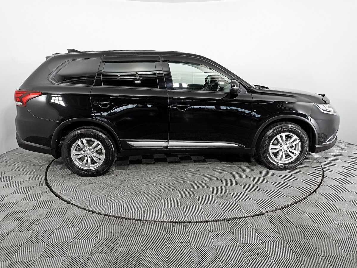 Mitsubishi Outlander с пробегом — 2021 год. Фото: #3