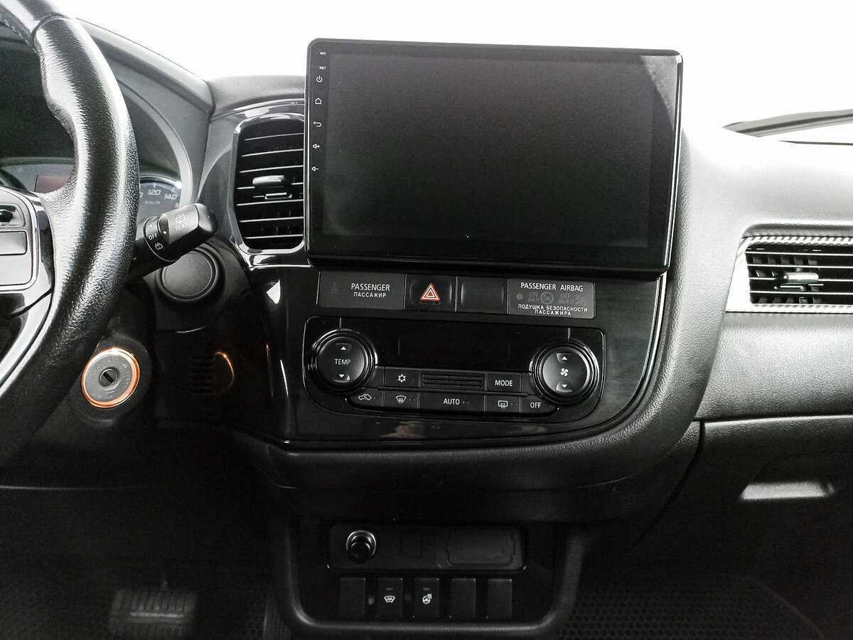 Mitsubishi Outlander с пробегом — 2018 год. Фото: #13