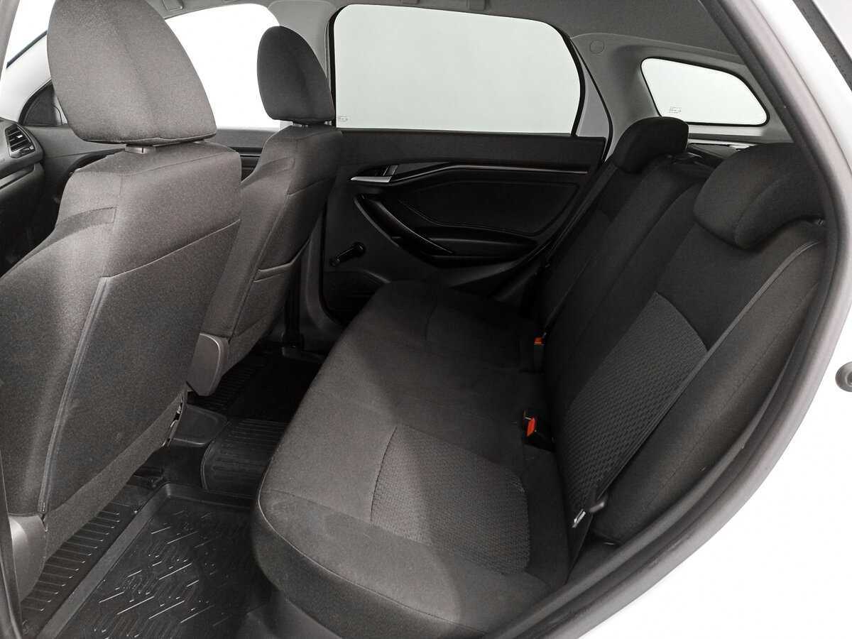 Lada (ВАЗ) Vesta с пробегом — 2019 год. Фото: #11