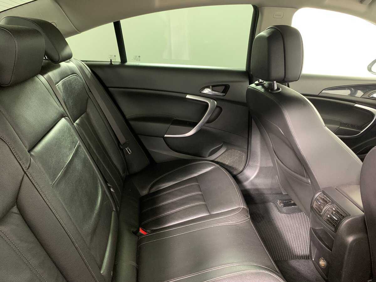 Opel Insignia с пробегом — 2014 год. Фото: #16