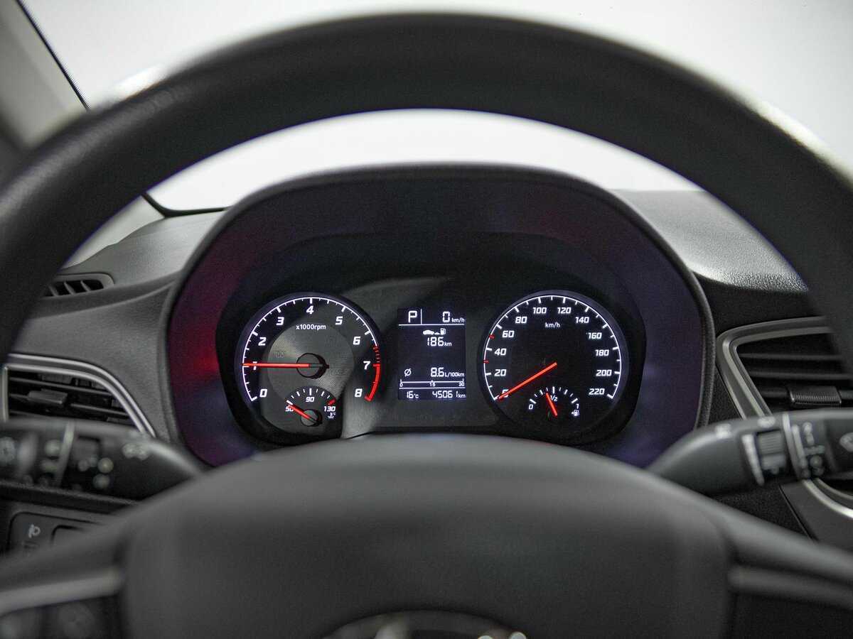 Hyundai Solaris с пробегом — 2021 год. Фото: #6